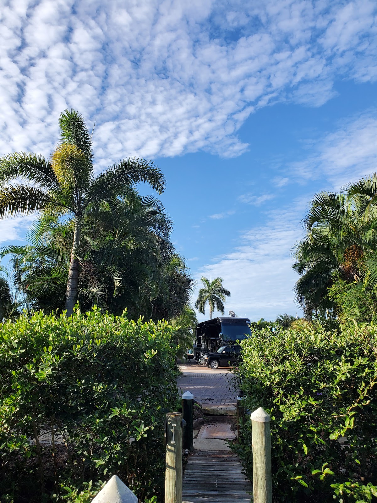 Holiday Cove Travel Trailer Park