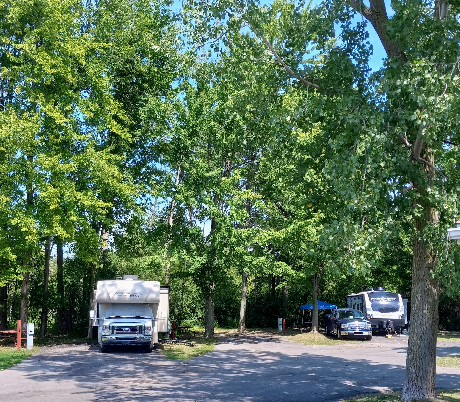 AA Royal Motel and Campground