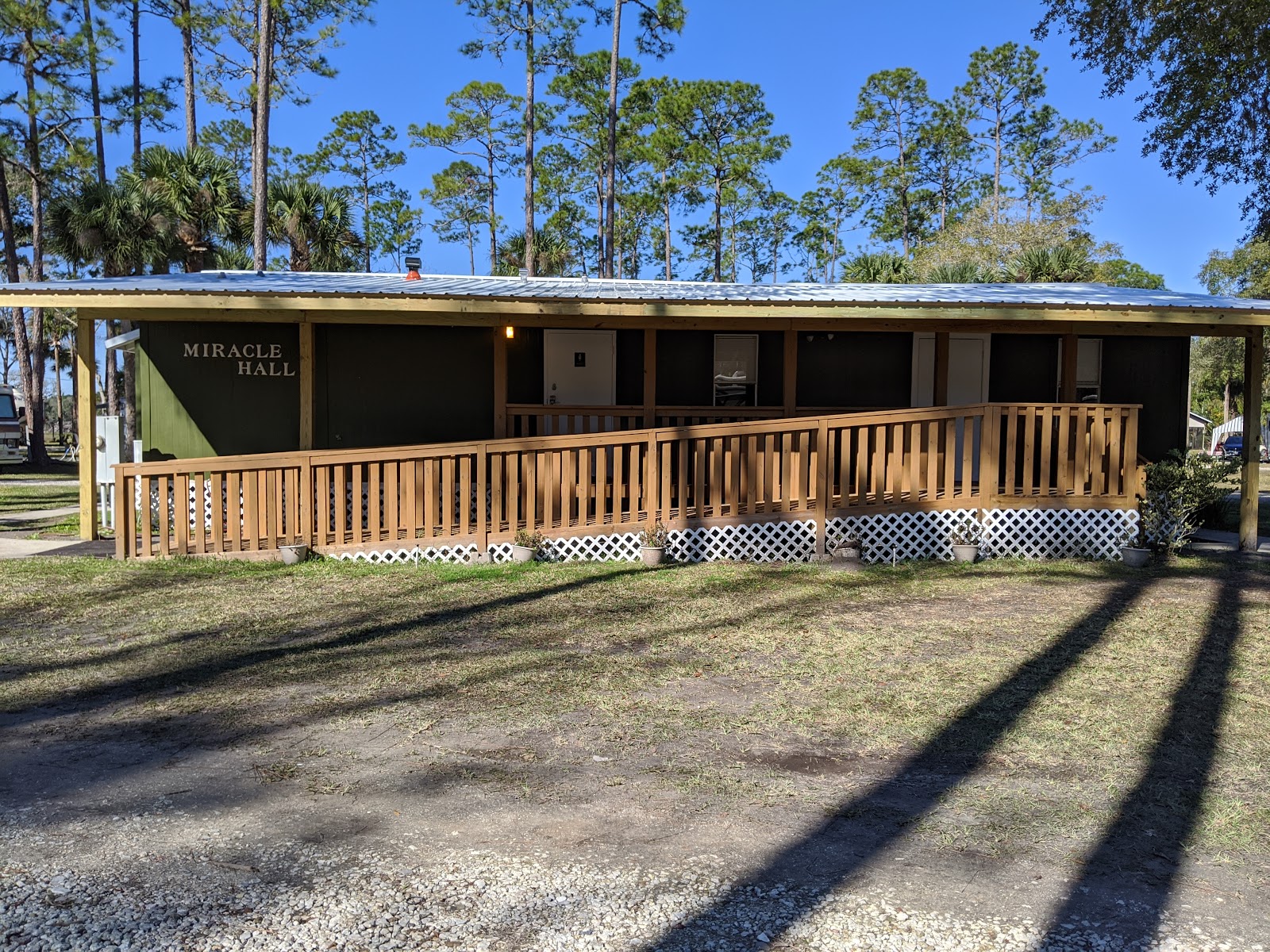 GNP--CHRISTMAS AIRSTREAM PARK