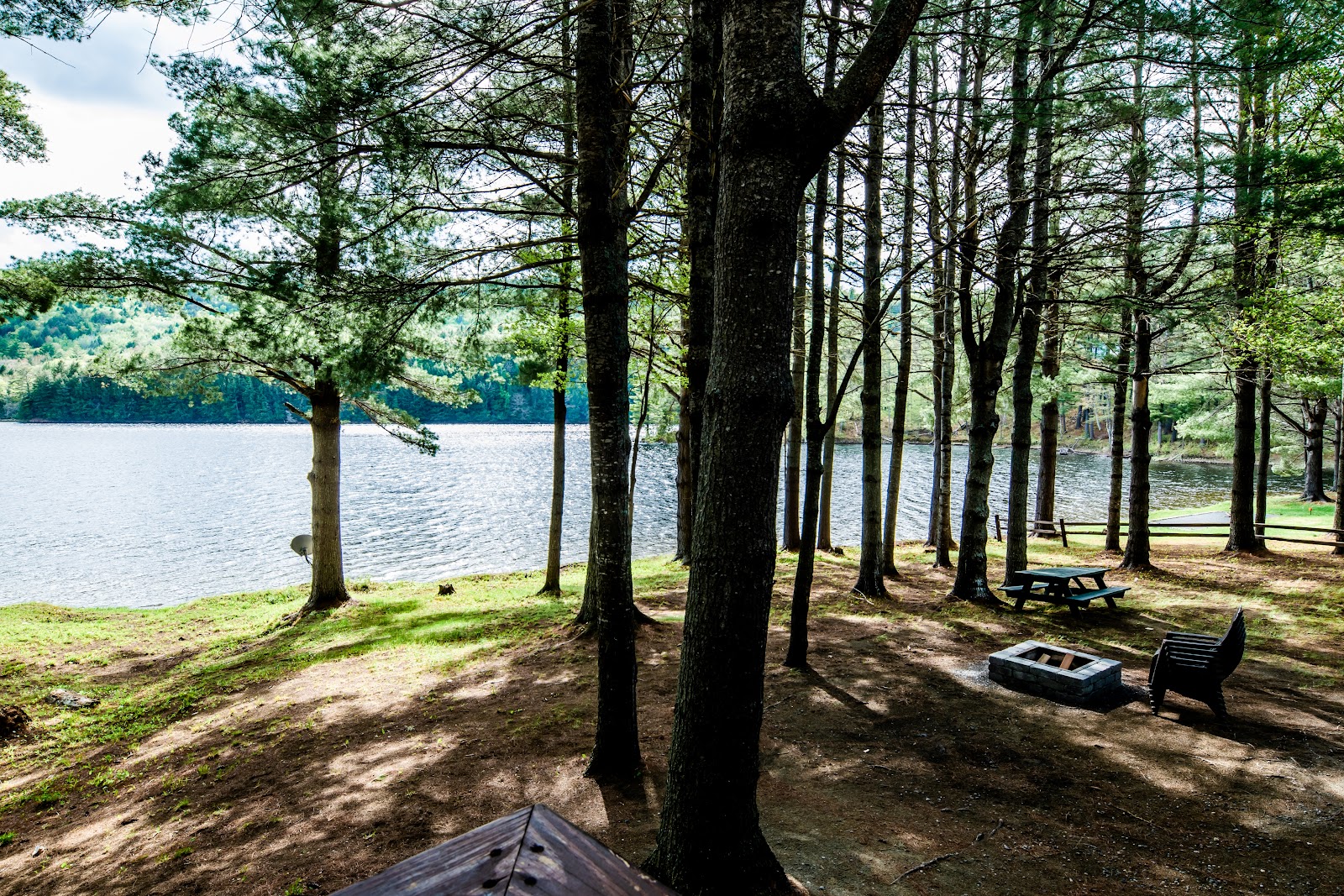 Lakeside Camping & Cabins