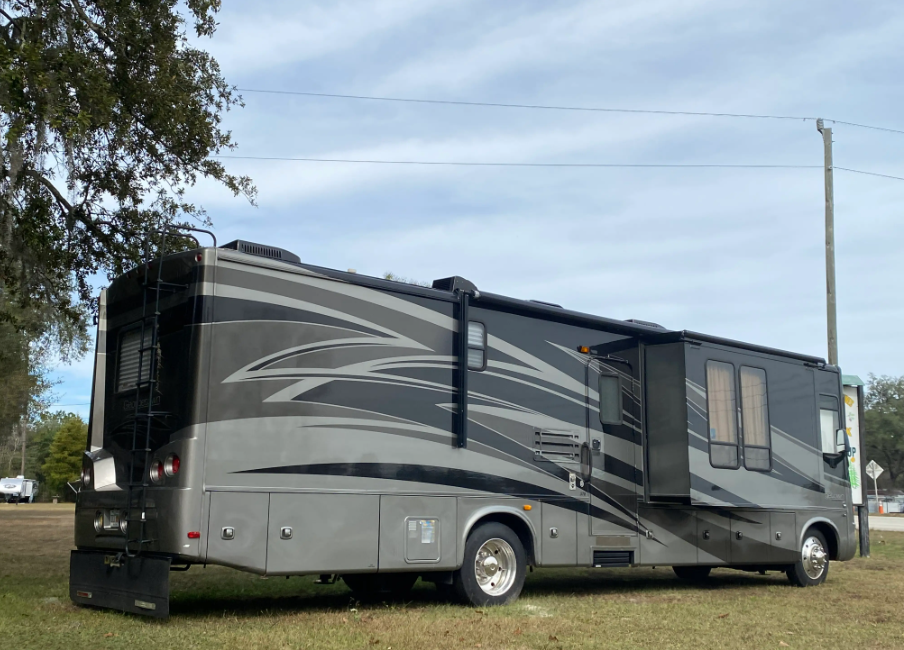 Lake In The Forest Resort RVS And Cabins