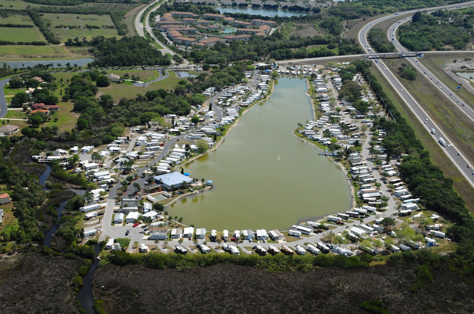 Winter Quarters Manatee RV Resort