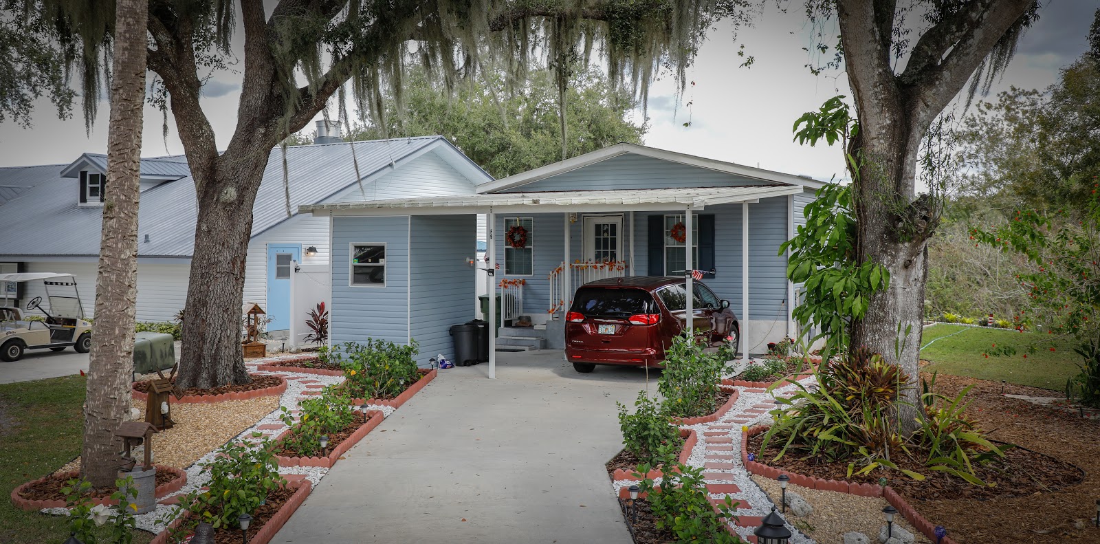 Aqua Isles Mobile Home & RV Resort