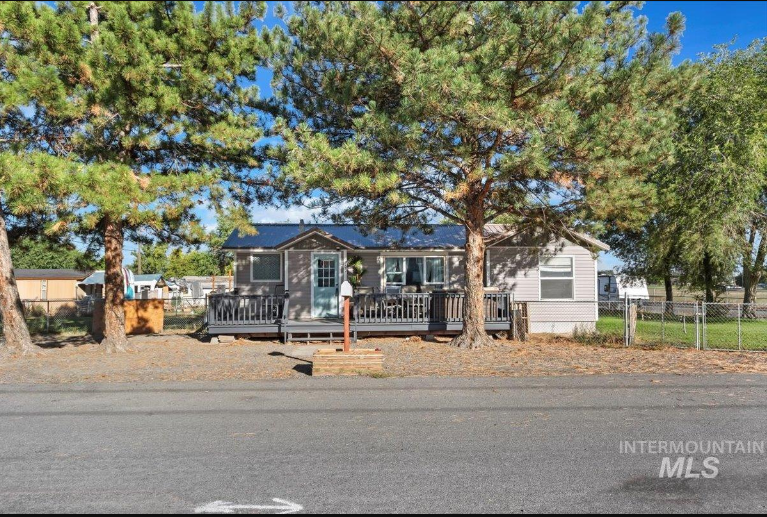 Intermountain Motor Homes and RV Camp