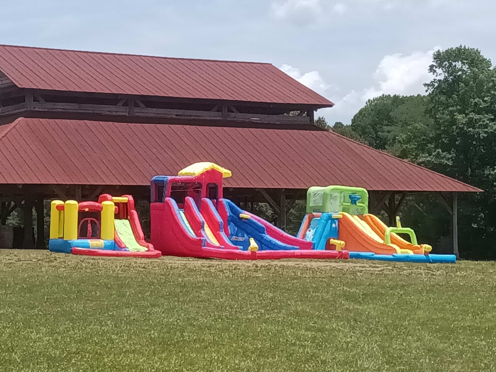 High Valley Log Cabins & Camping