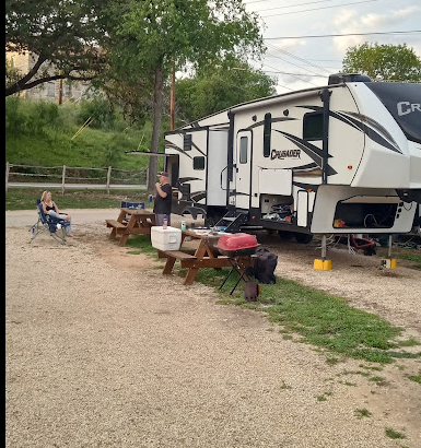 Pioneer River Resort-Bandera