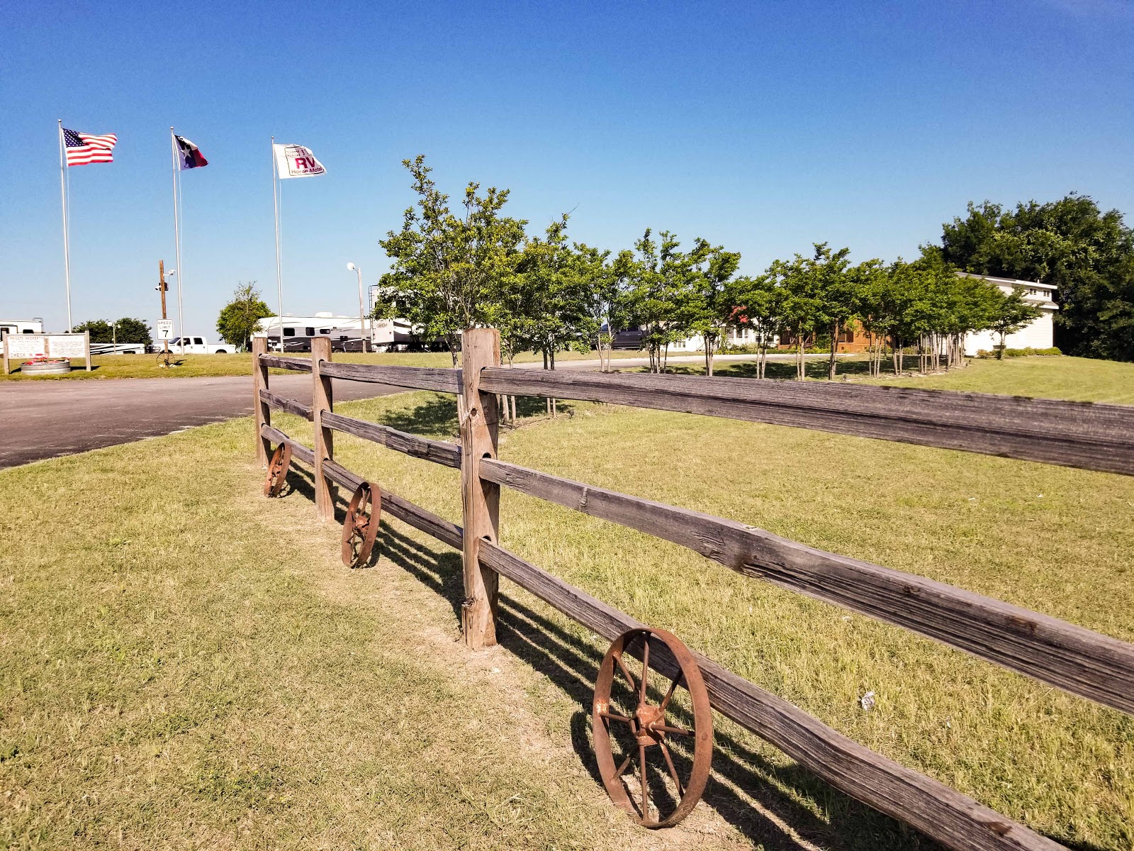 Hooves N Wheels RV Park