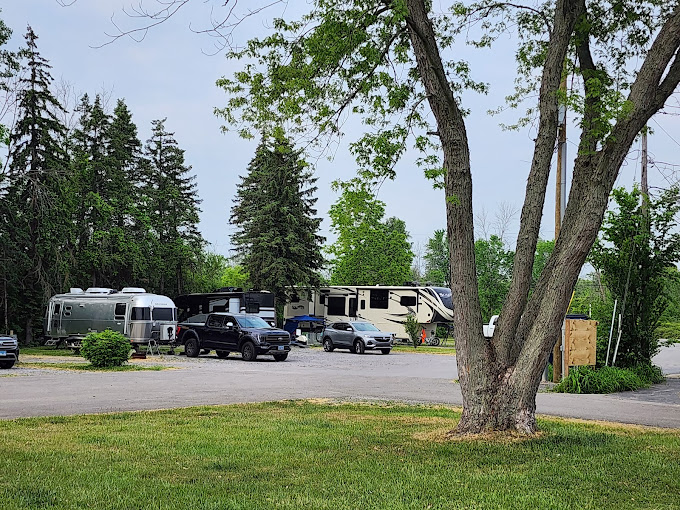 Cinderella Campsite & Motel