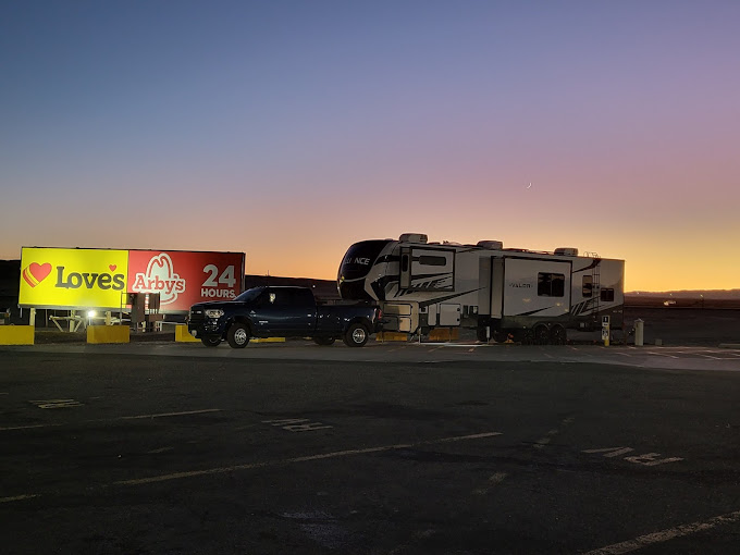 Love’s RV Hookup – Green River