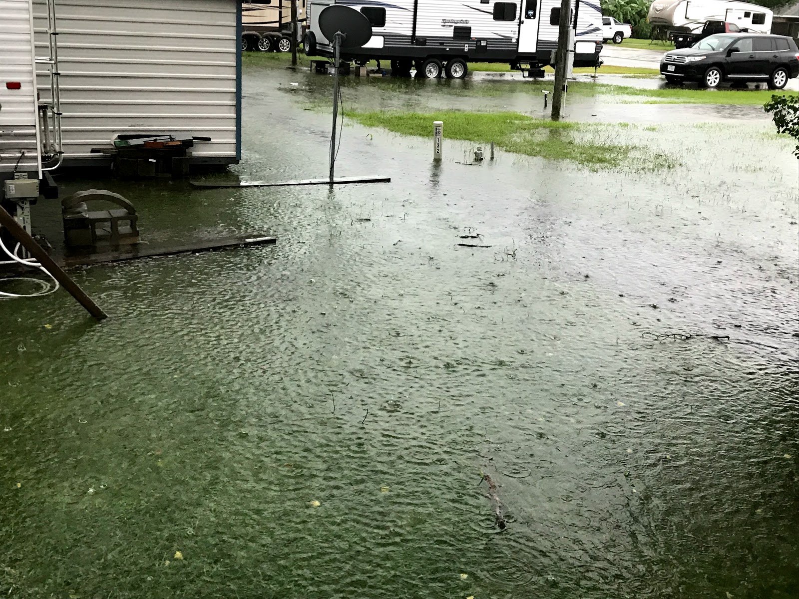 Lloyds Trailer Sales RV Park