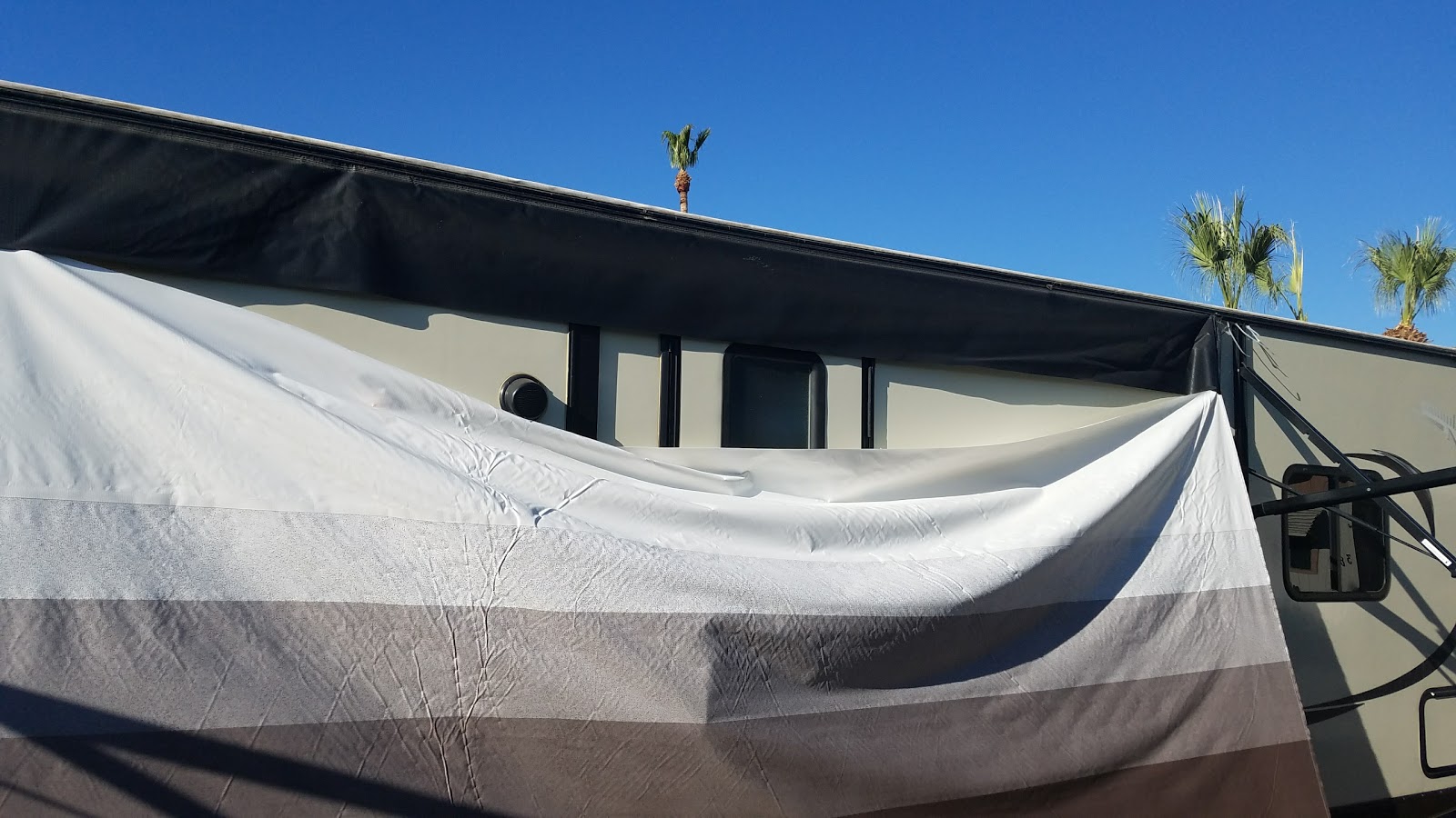 Desert Oasis Mobile Home & RV Resort