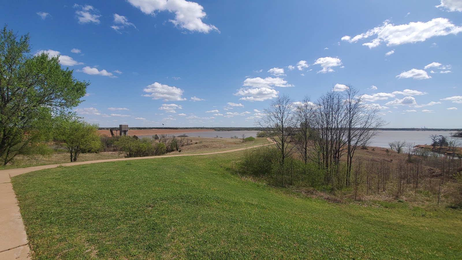 Lake Arcadia Central St Park