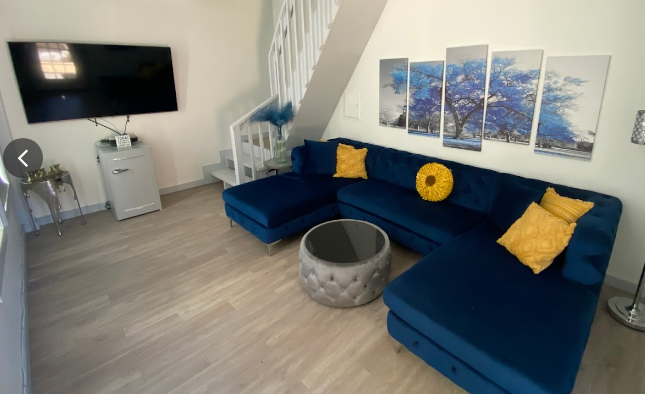 Savoy Island Ranch - Glamper Airstream Mansion