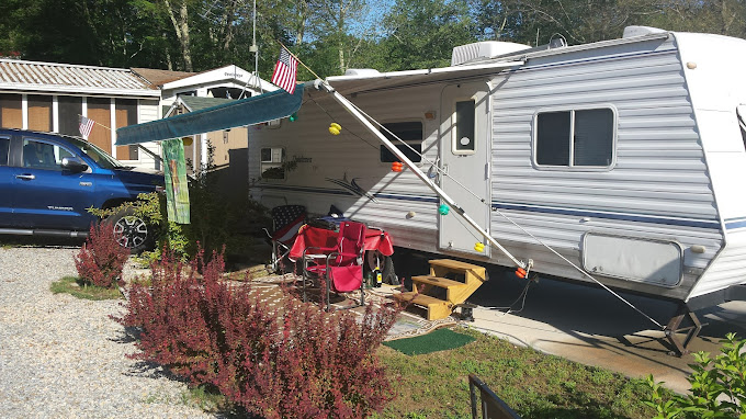 Indianfield Campground at Gardner Lake
