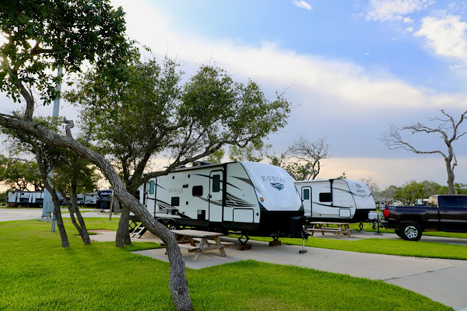 Majestic Oak RV Resort