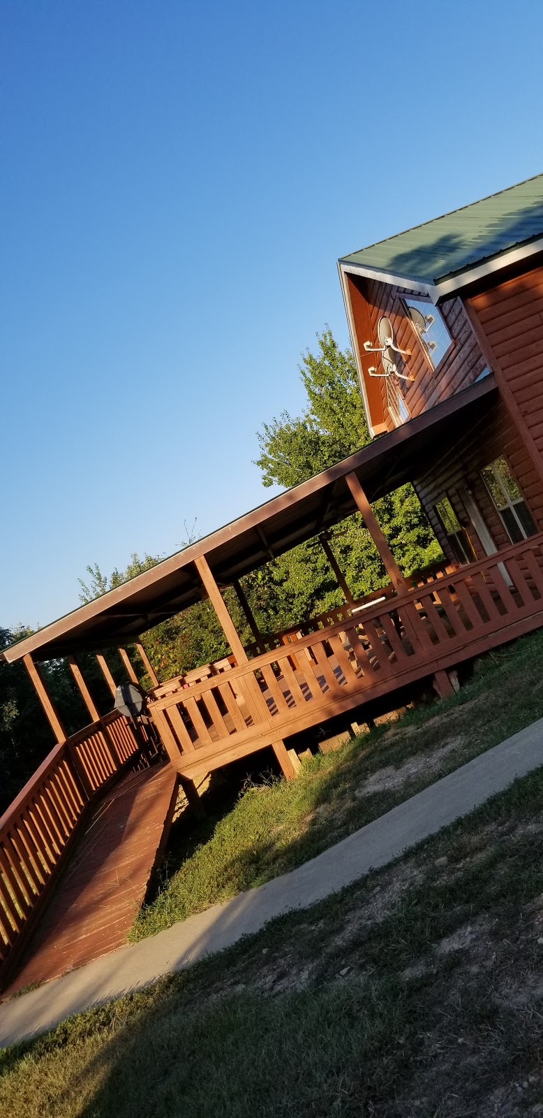 Backwoods Lodge & Cabins