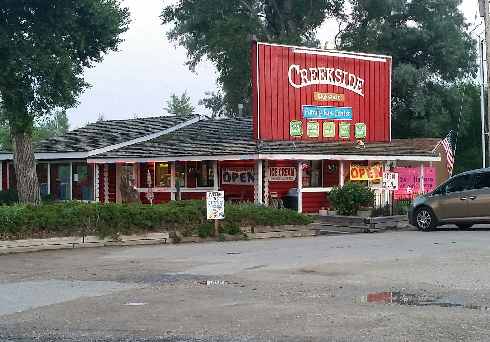 Creekside Clubhouse & Greens