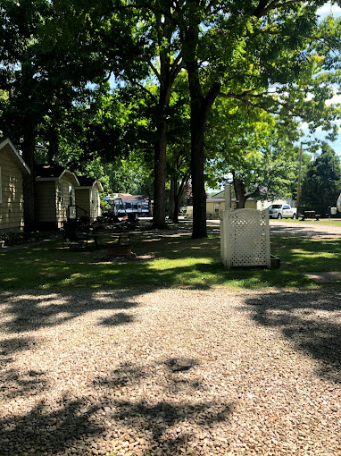 Shade Acres Camping & Cottages