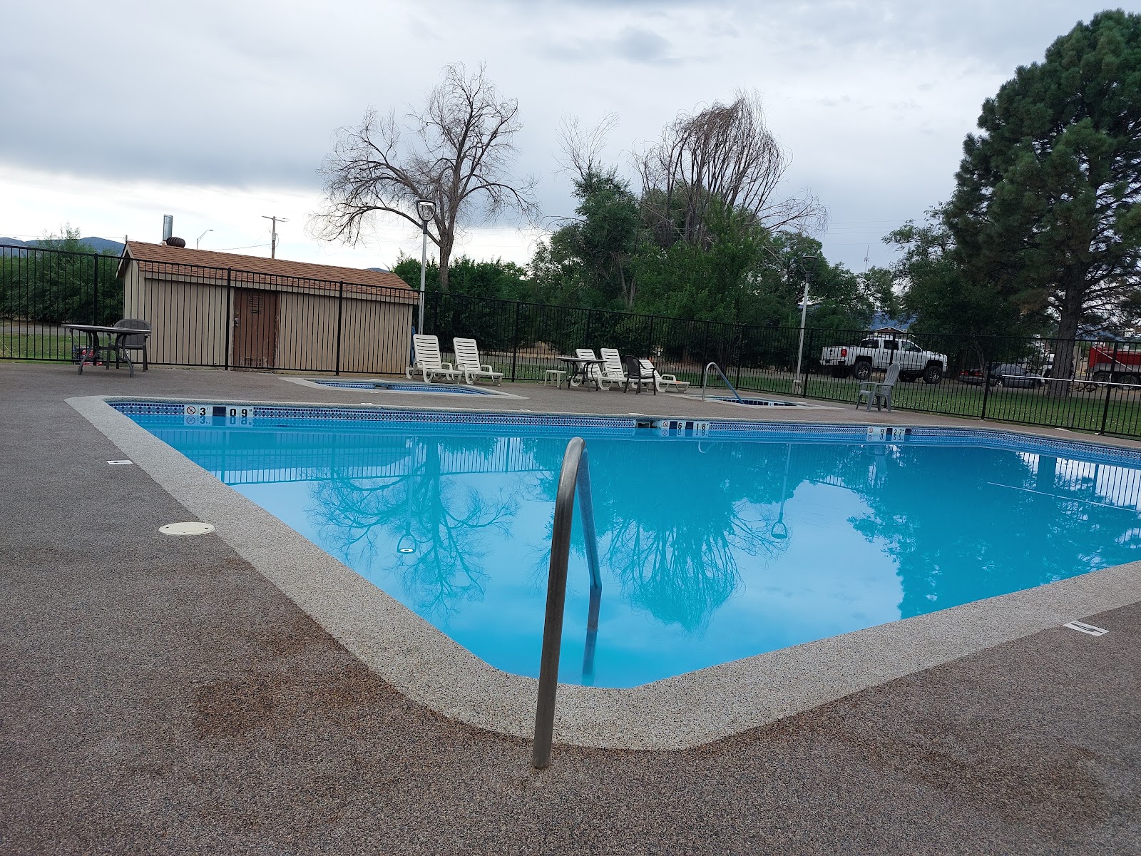 Lazy G Campground & Motel