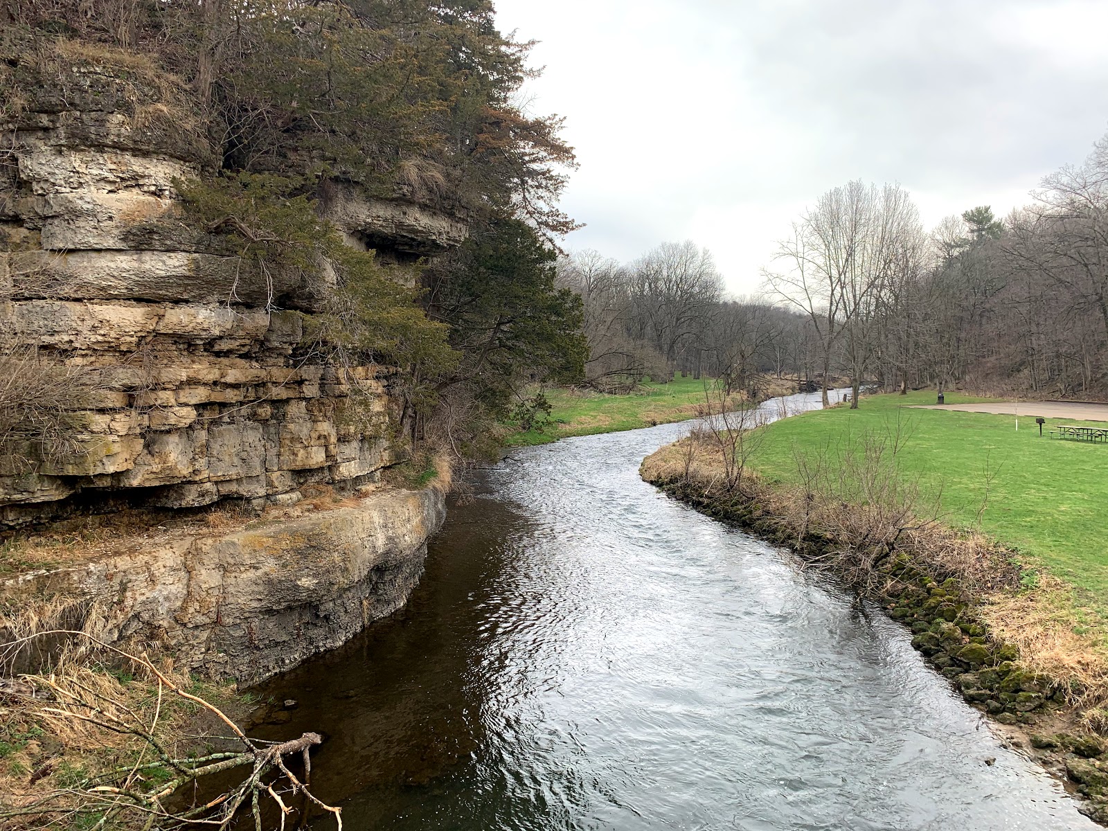 Apple River Canyon State Park
