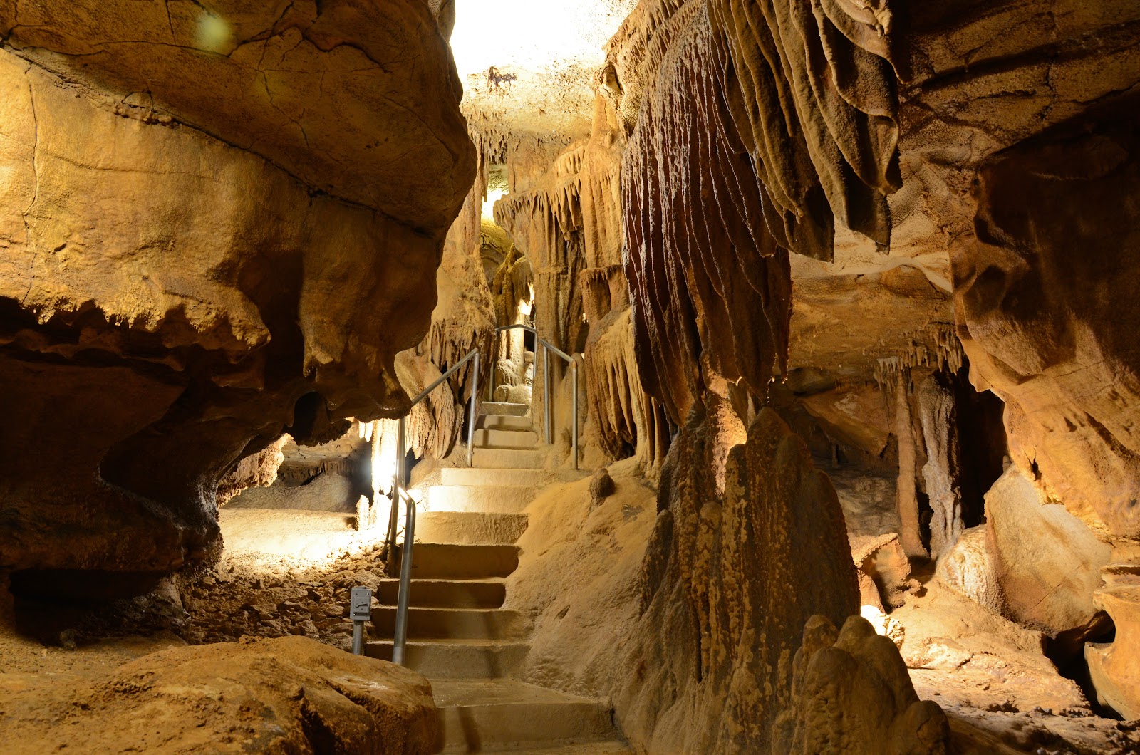 Crystal Onyx Cave & Campground