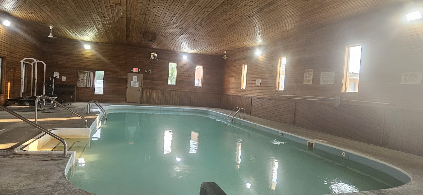 Edgewater Inn & RV Park