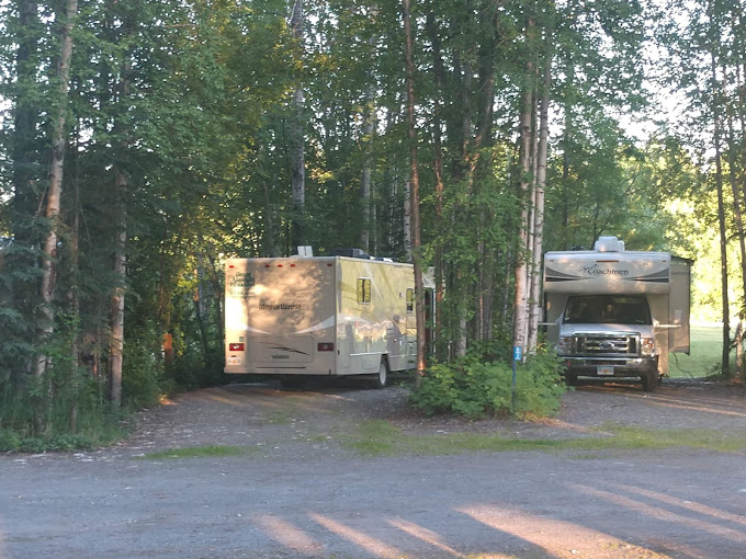 Trapper Creek Inn RV Park