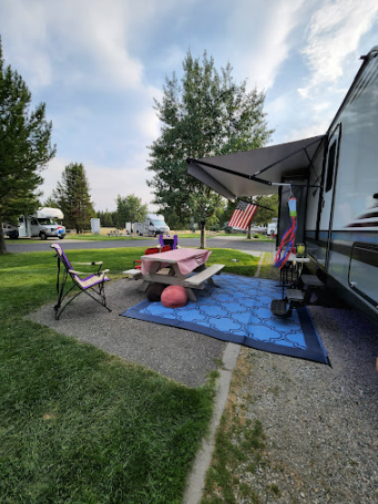 Yellowstone Grizzly RV Park