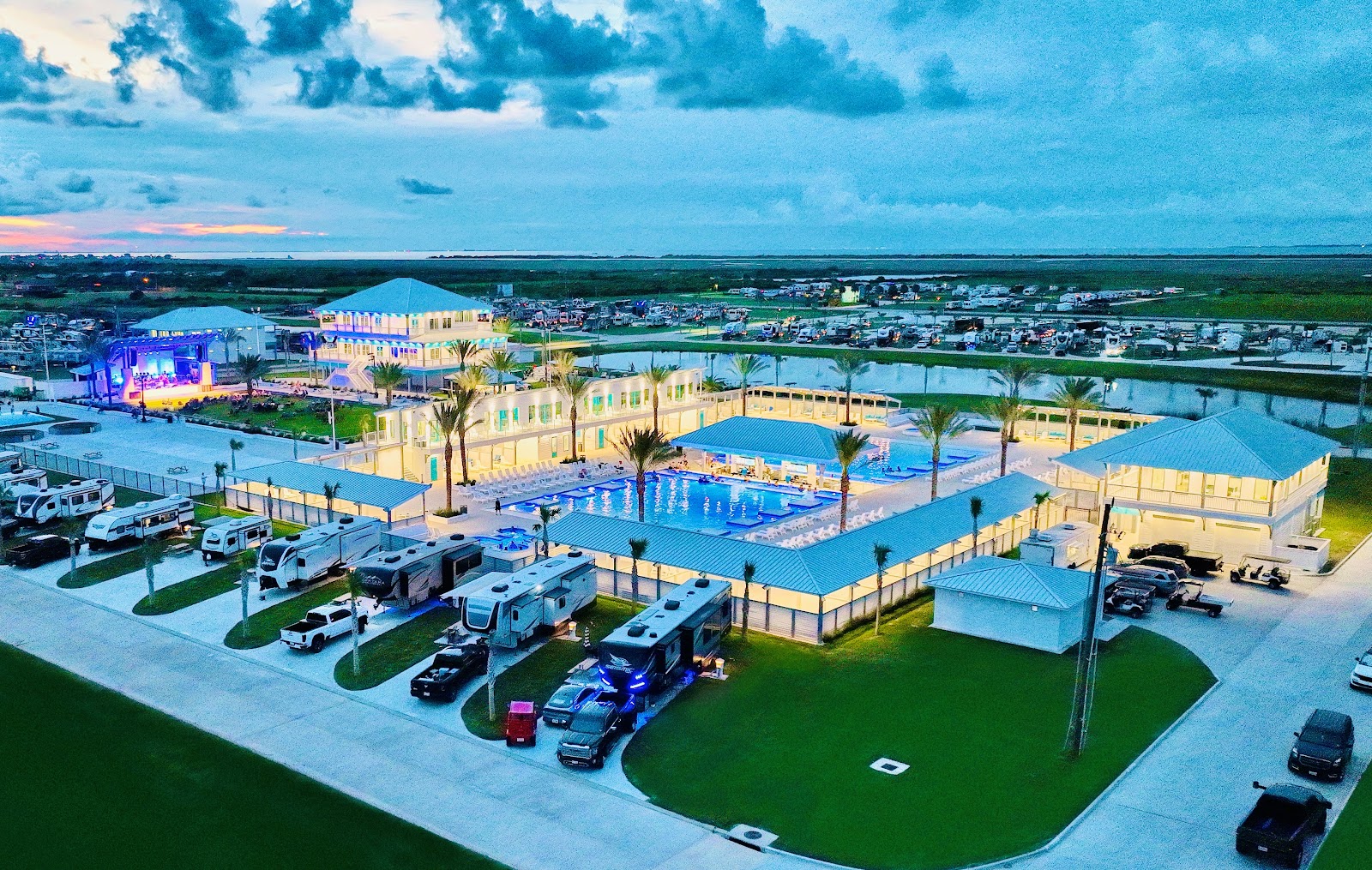 Bolivar Beach Club & RV Resort