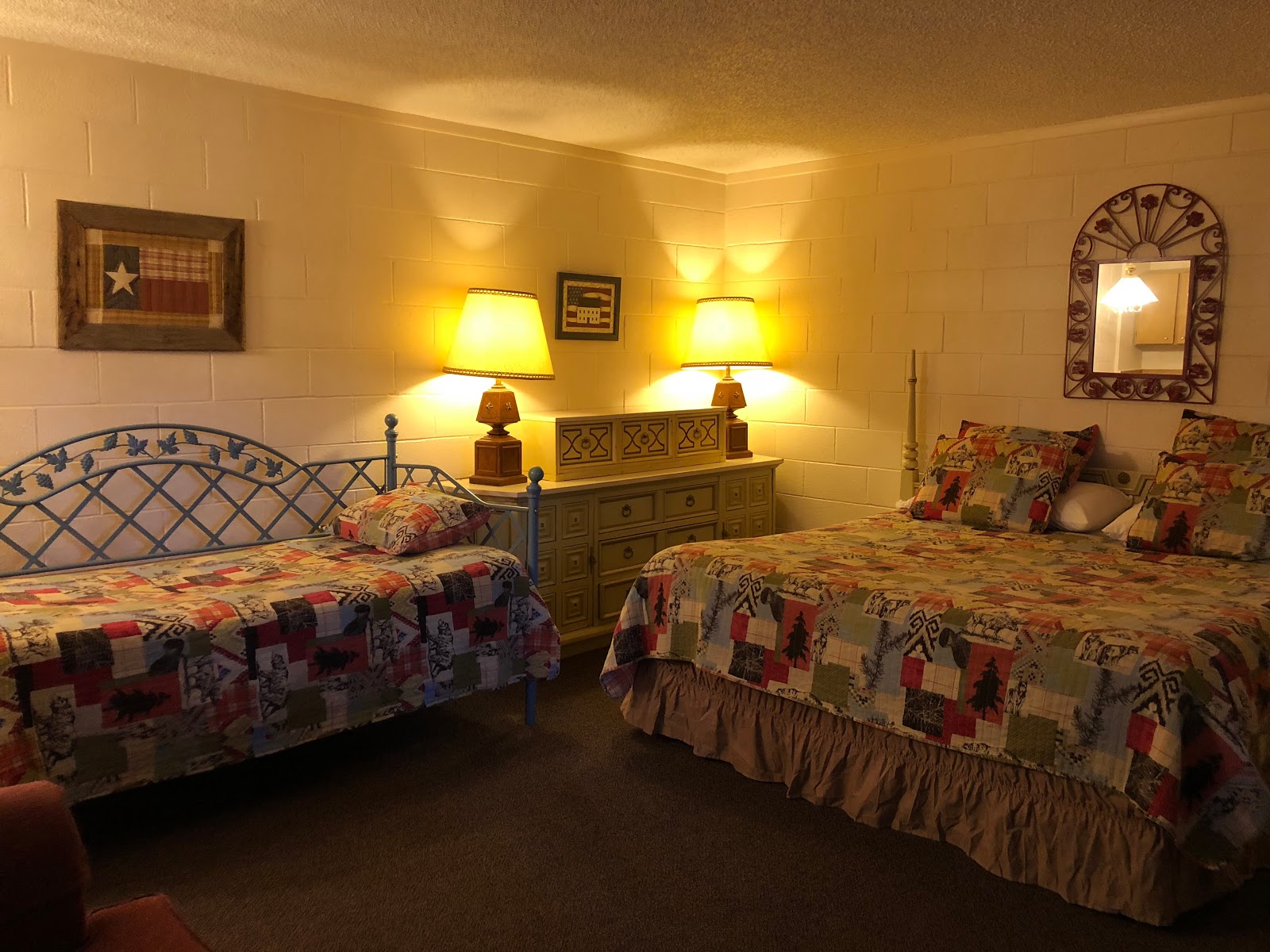 LEEDS RV Park and Motel