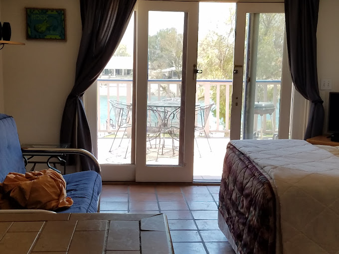 Fender’s River Road Resort