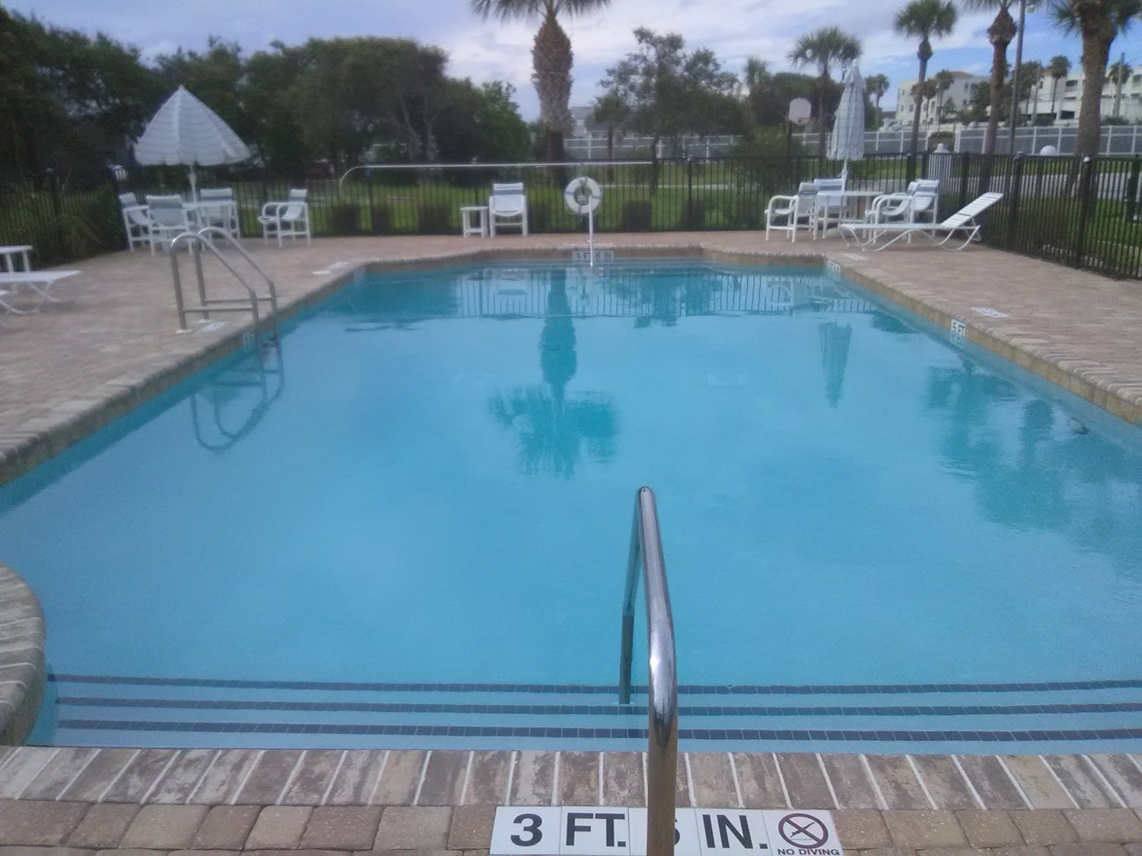 GNP--PEPPERTREE BEACH CLUB