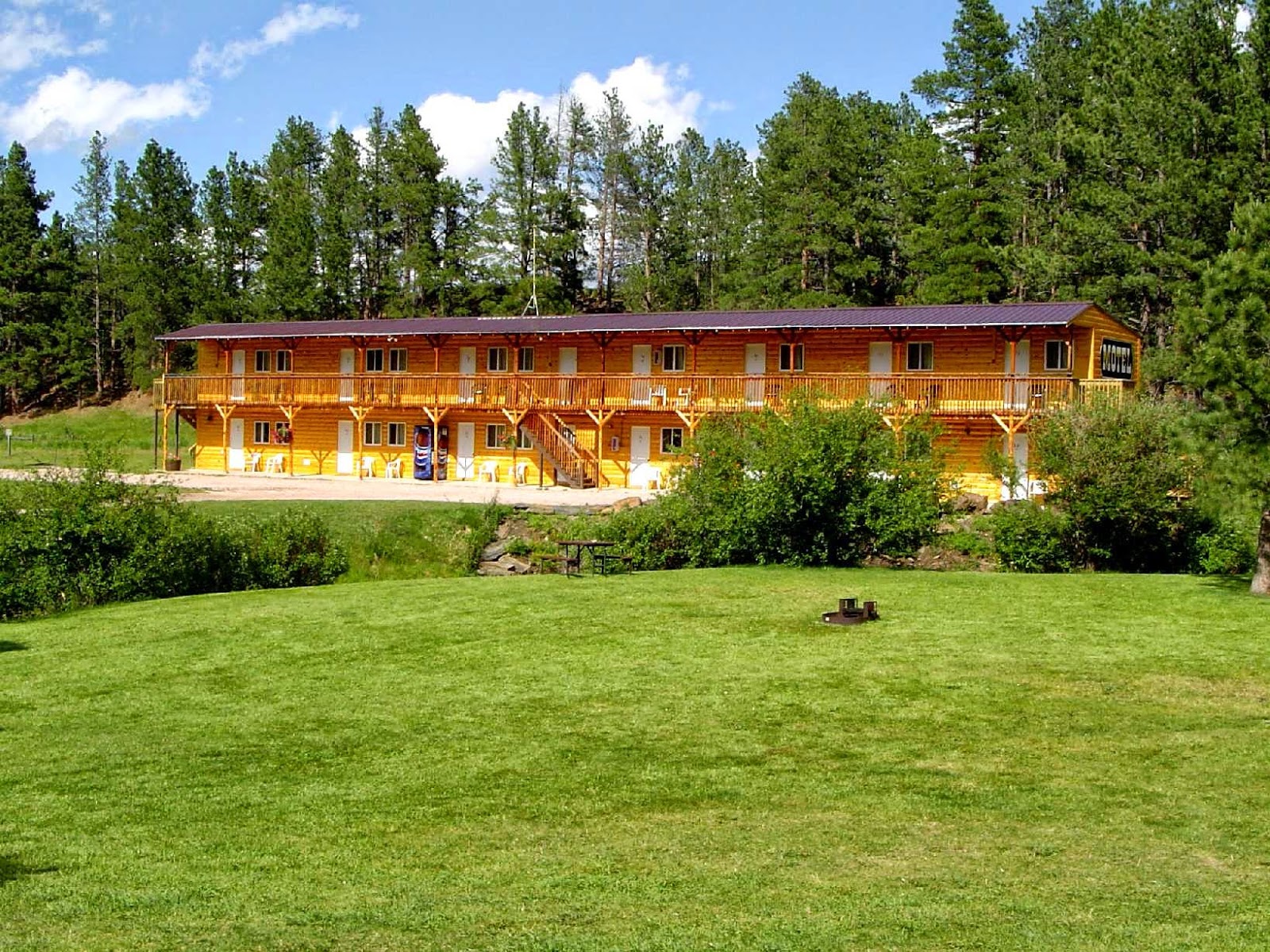 Larsson’s Crooked Creek RV Resort