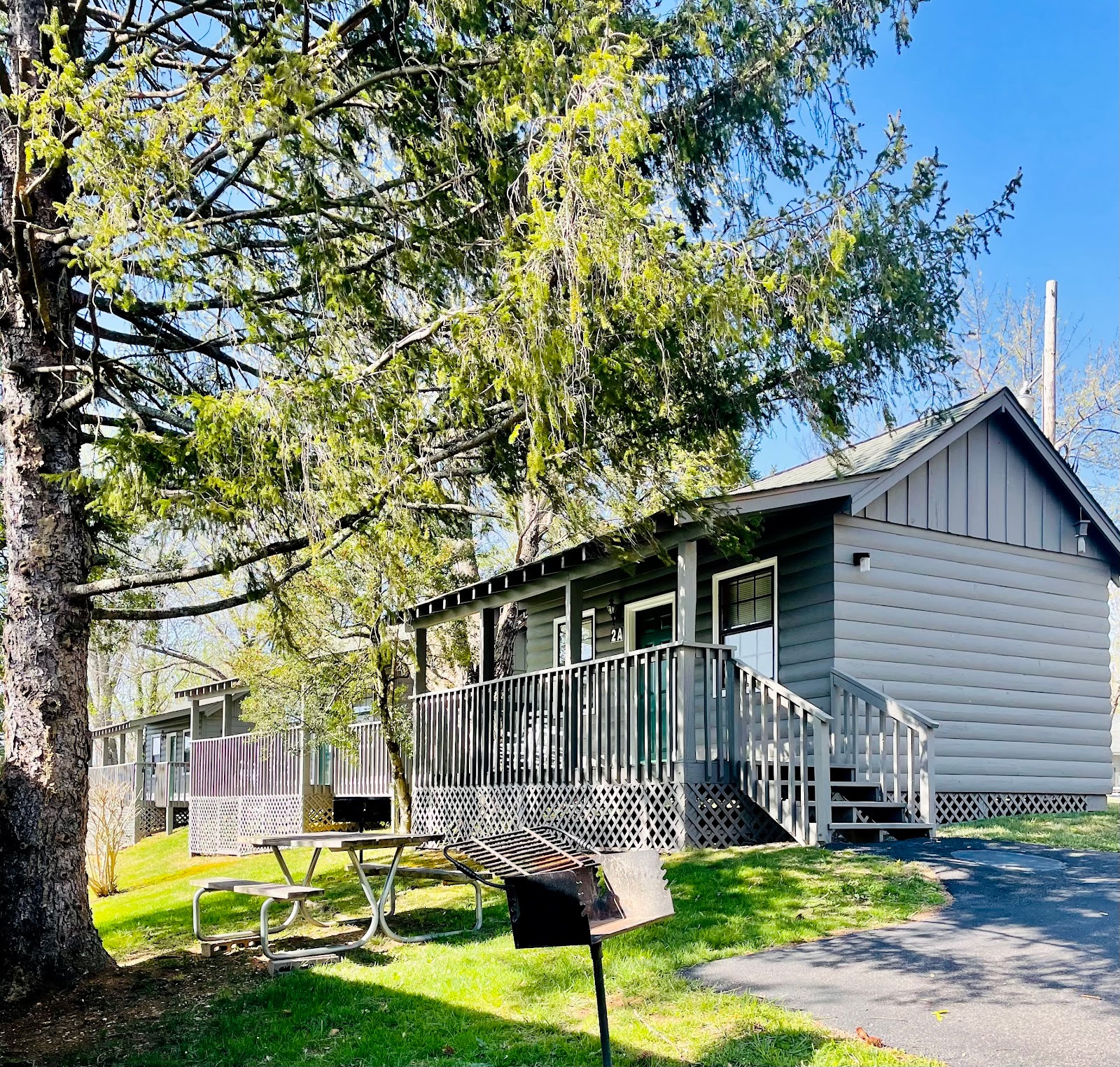 Foothills Campground & Cabins