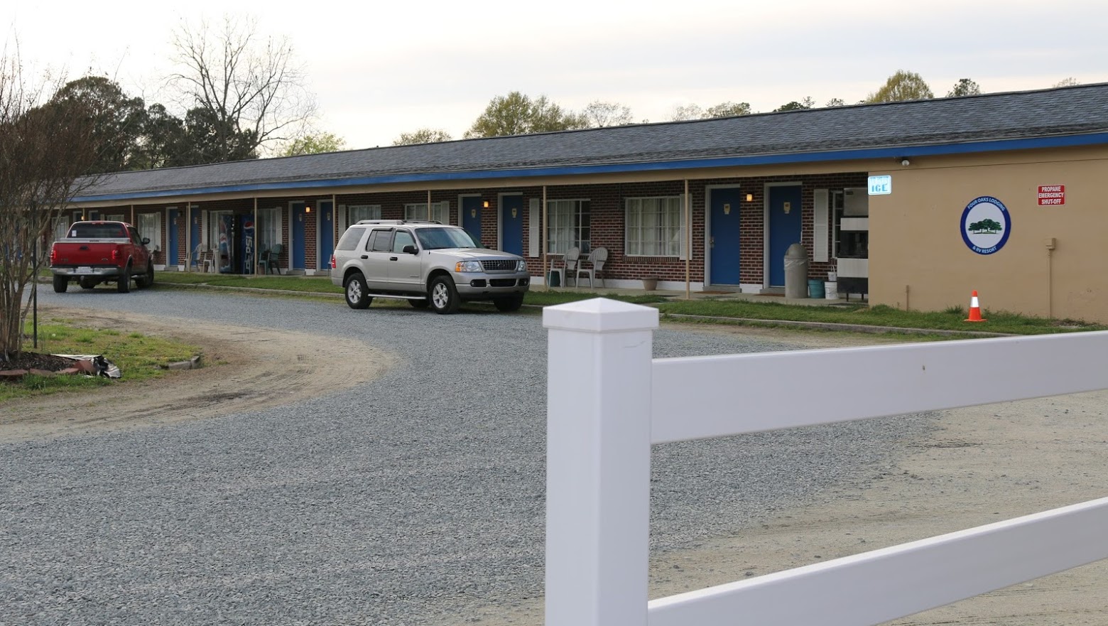 Four Oaks Lodging & RV Resort