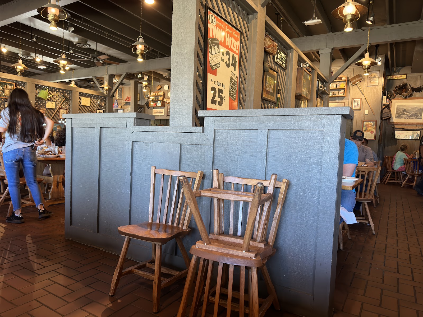 Cracker Barrel Old Country Store