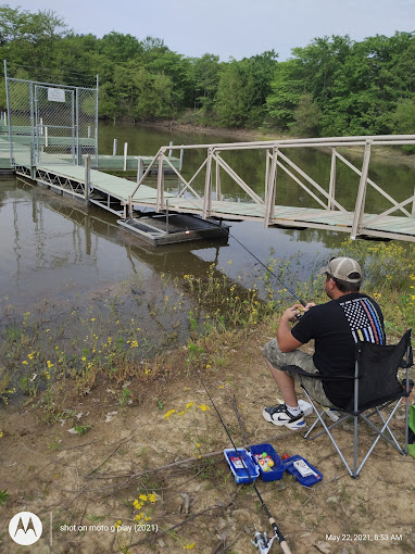 HICKORY SHORES RESORT