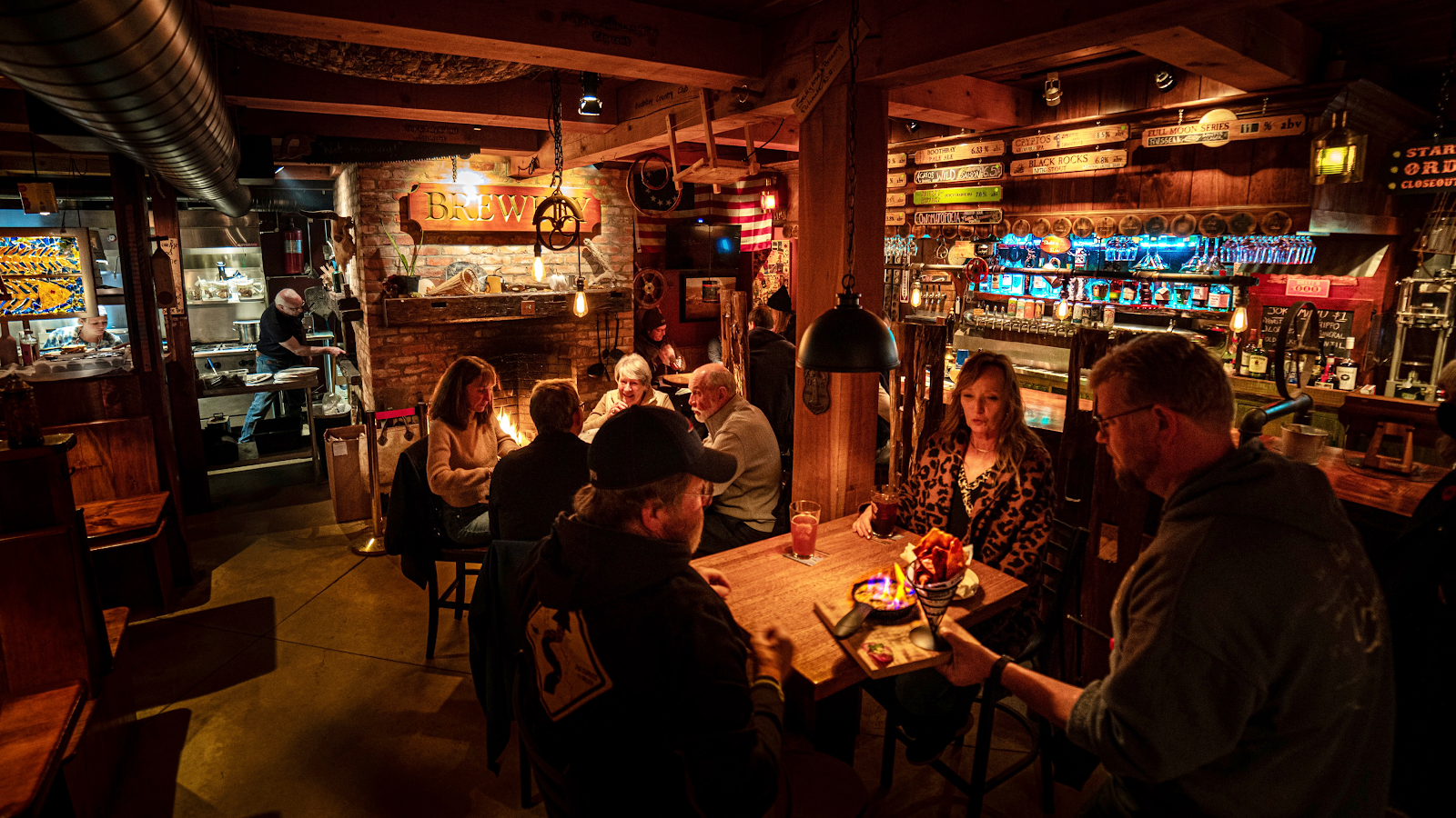 Boothbay Craft Brewery, Tavern, RV & Cottages