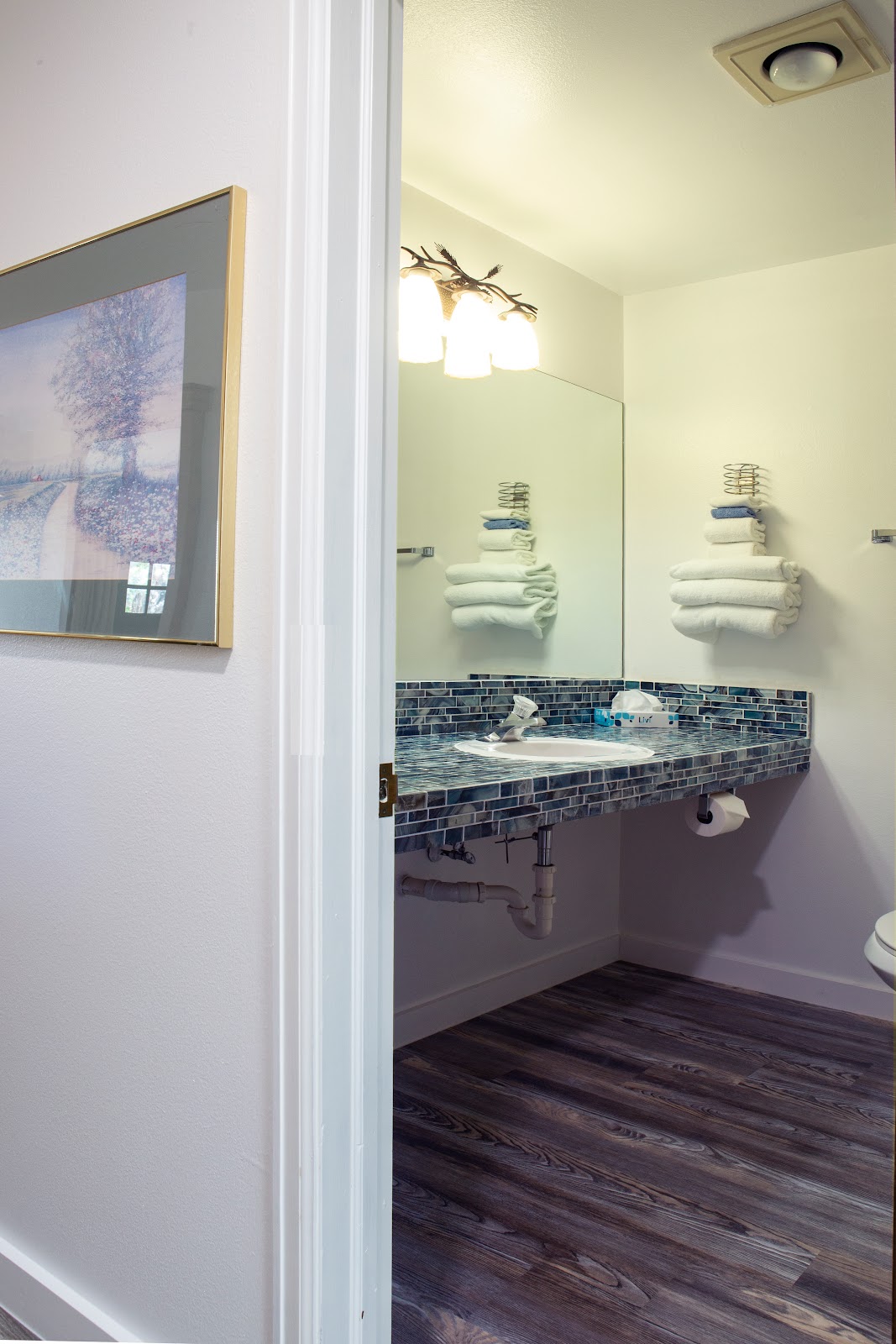 Riverwood Inn & RV Park