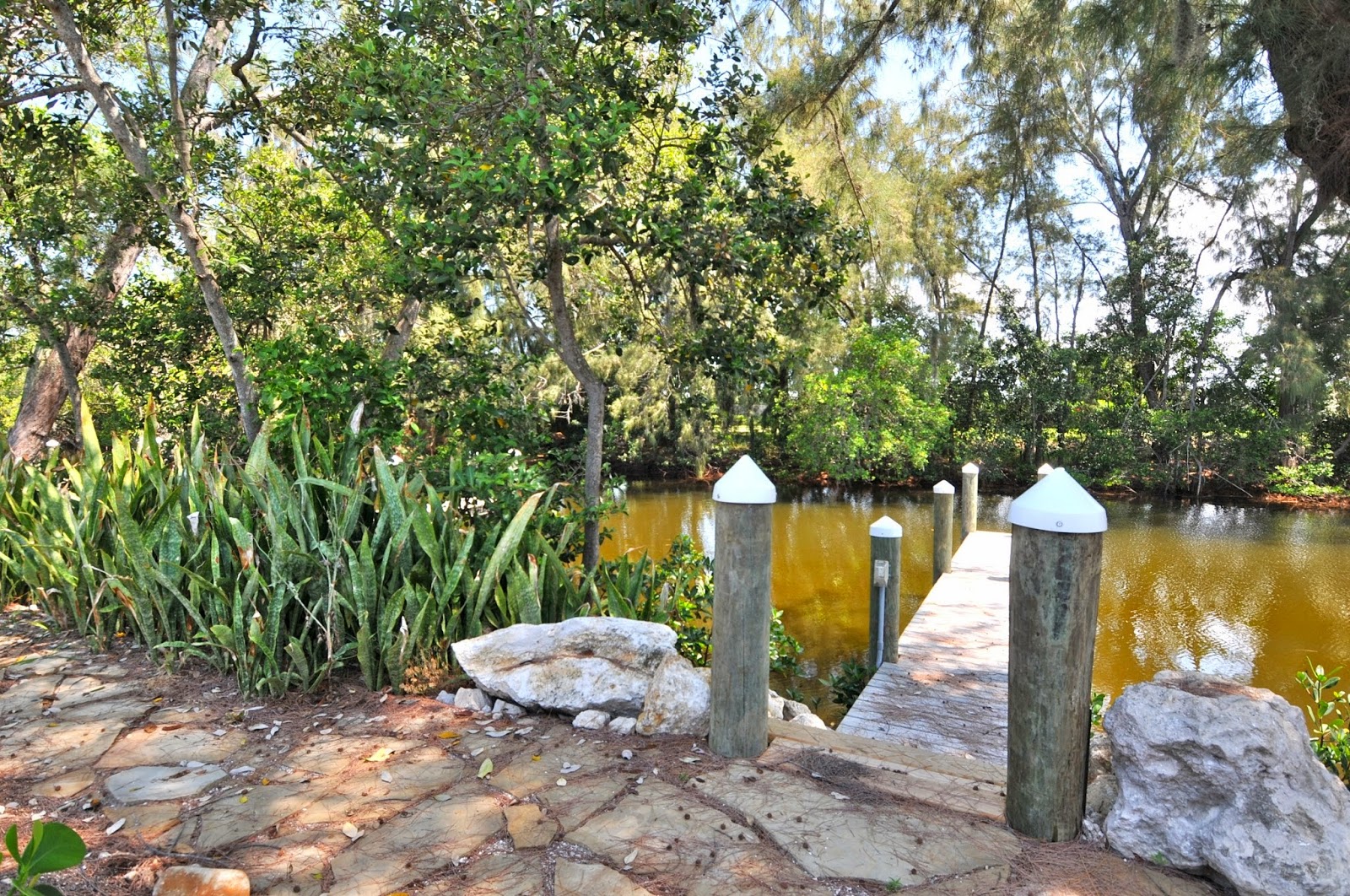 Holiday Cove Travel Trailer Park