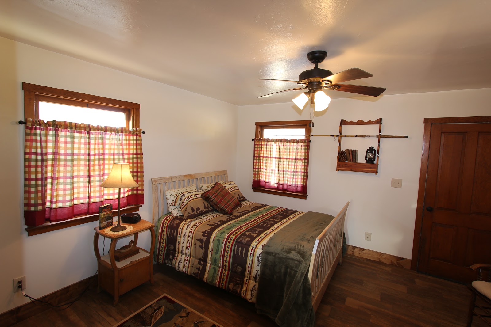 Esmeralda Market, RV Park, Cabins & Campground