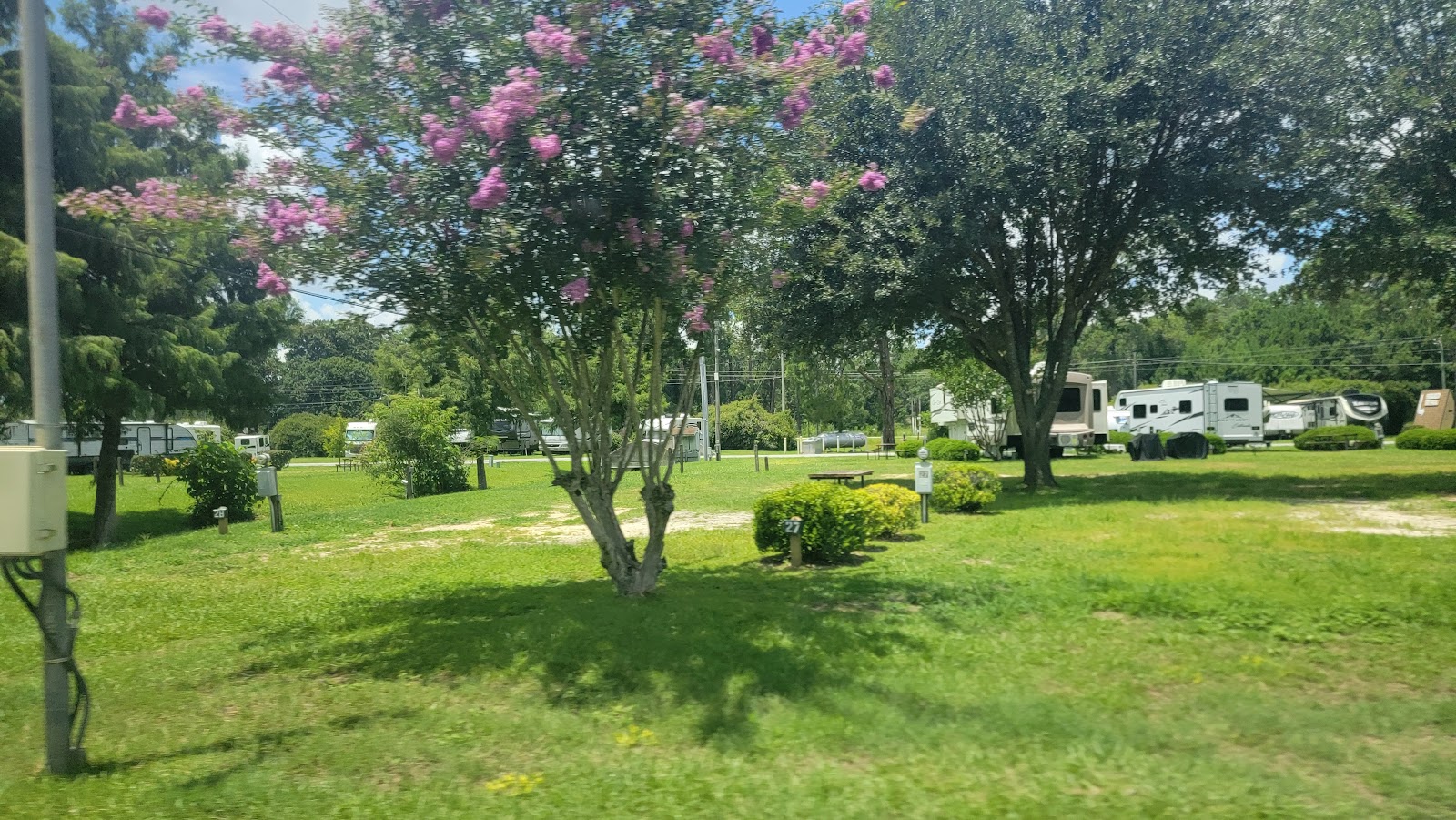 Parkwood RV Park & Cottages