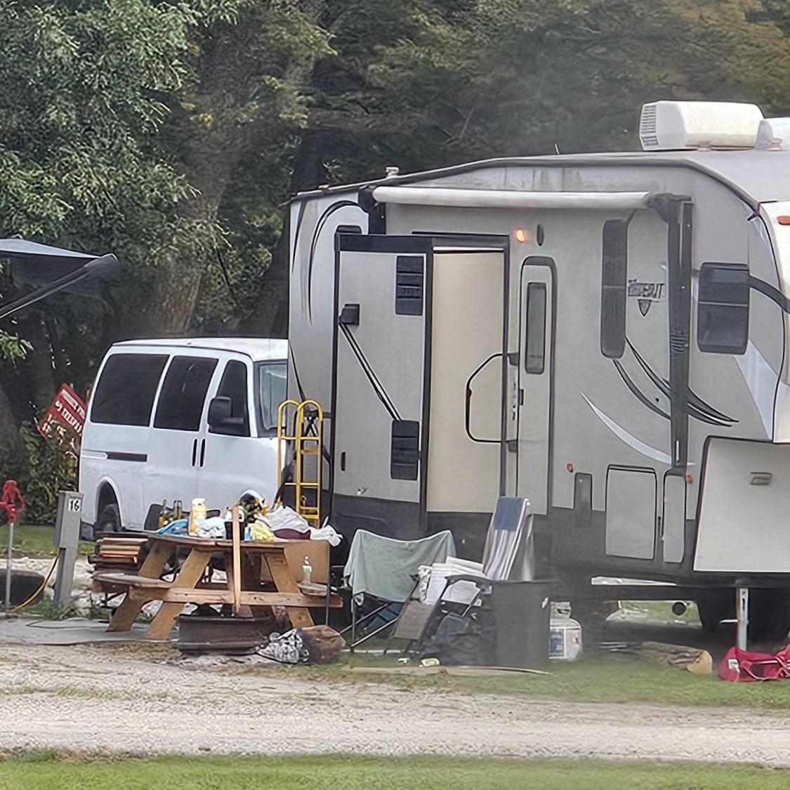 Whispering Oaks Campground