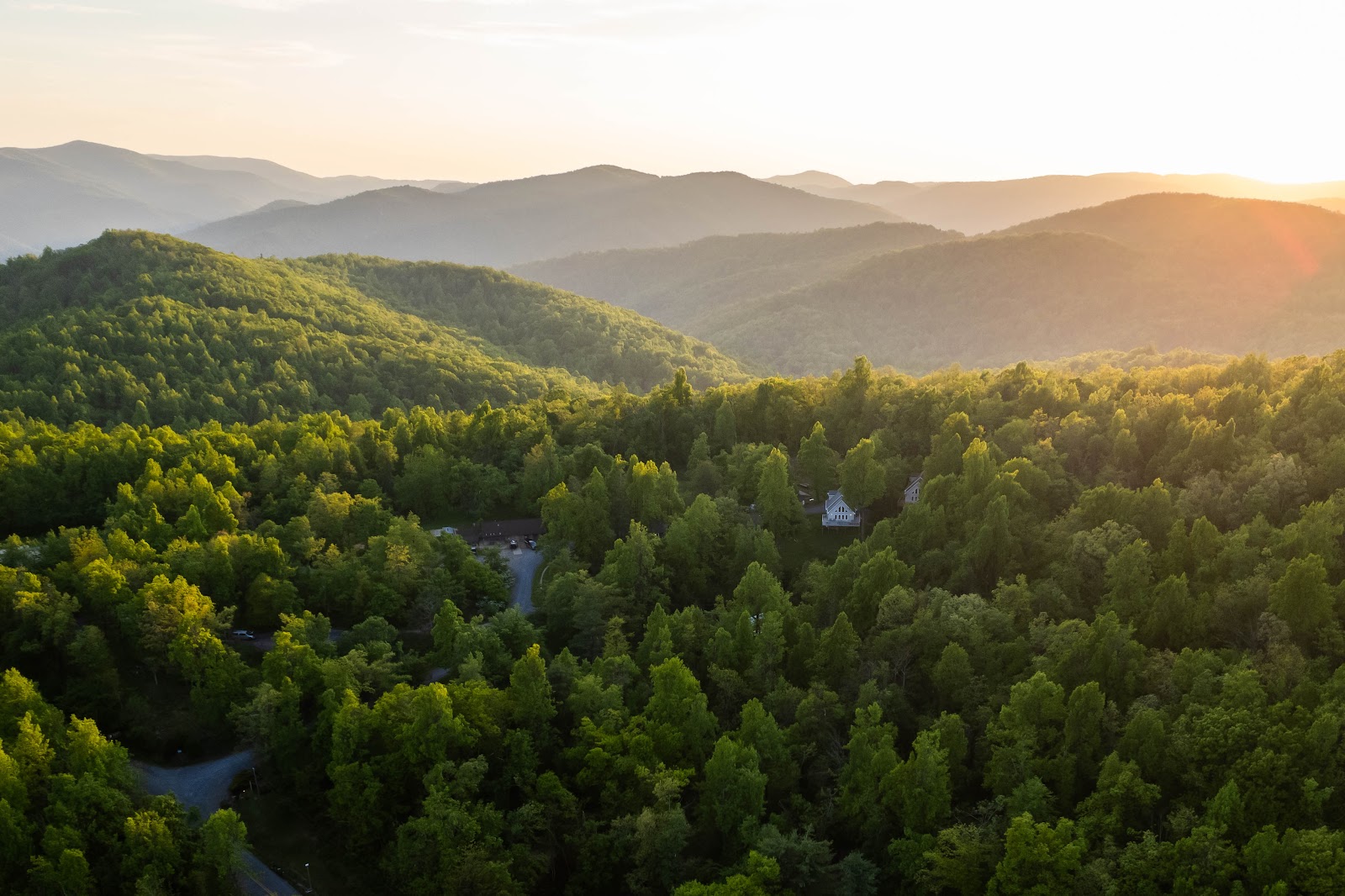 Love Ridge Mountain Lodging Camping