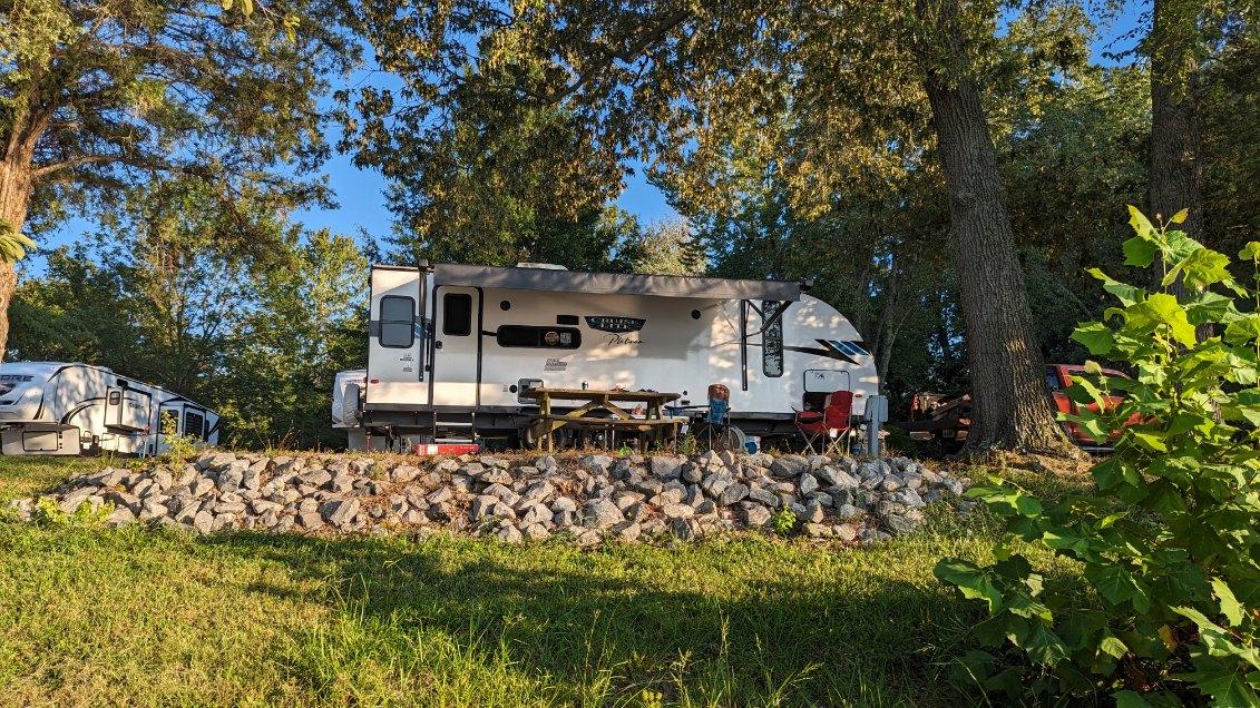 Bee Spring Lodge & Marina