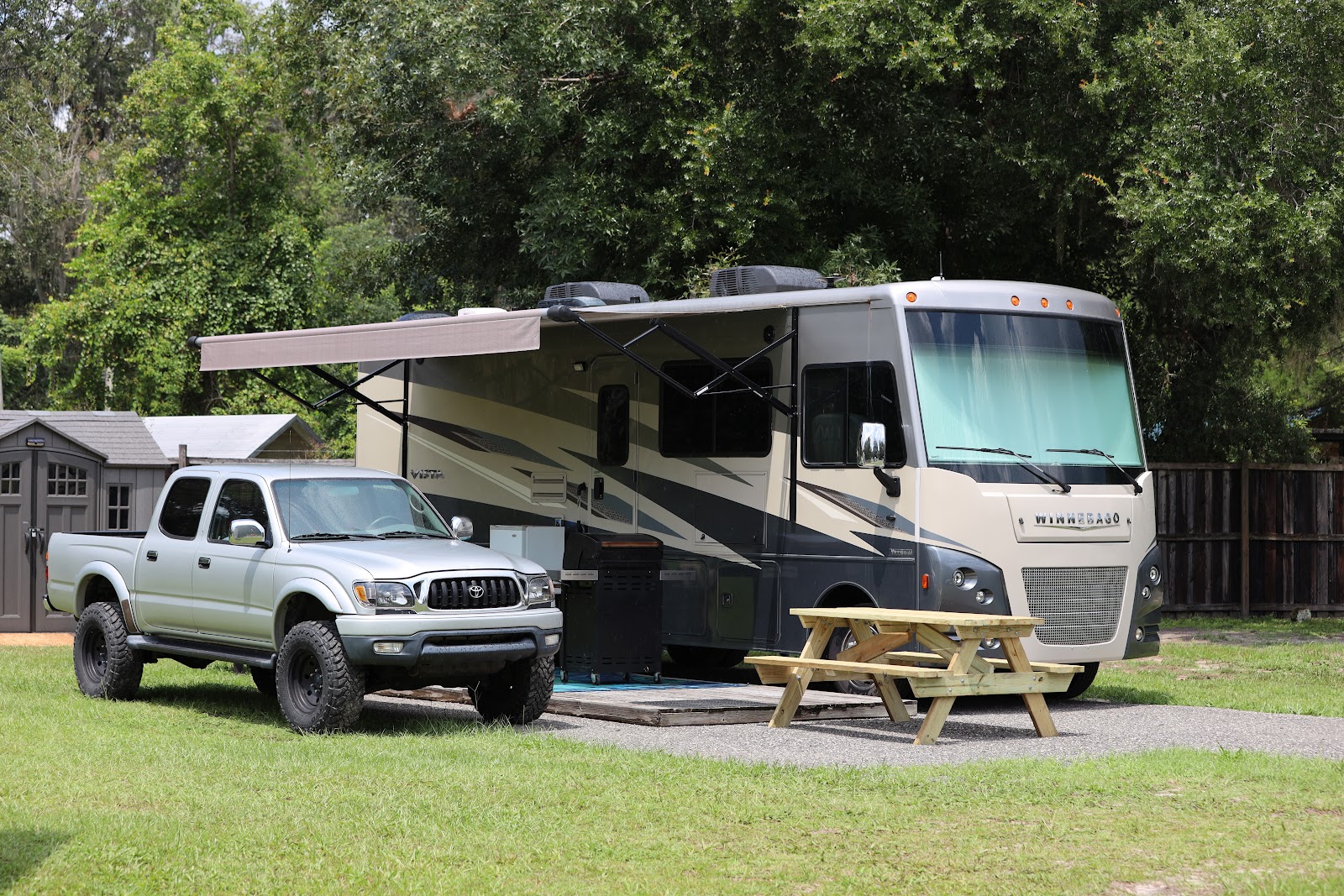 Water's Edge Oaks RV Resort