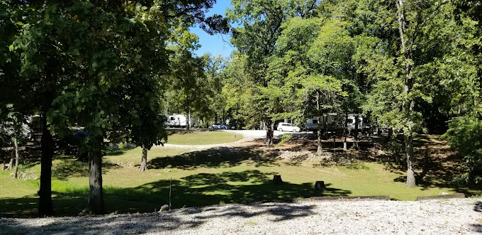 HICKORY SHORES RESORT