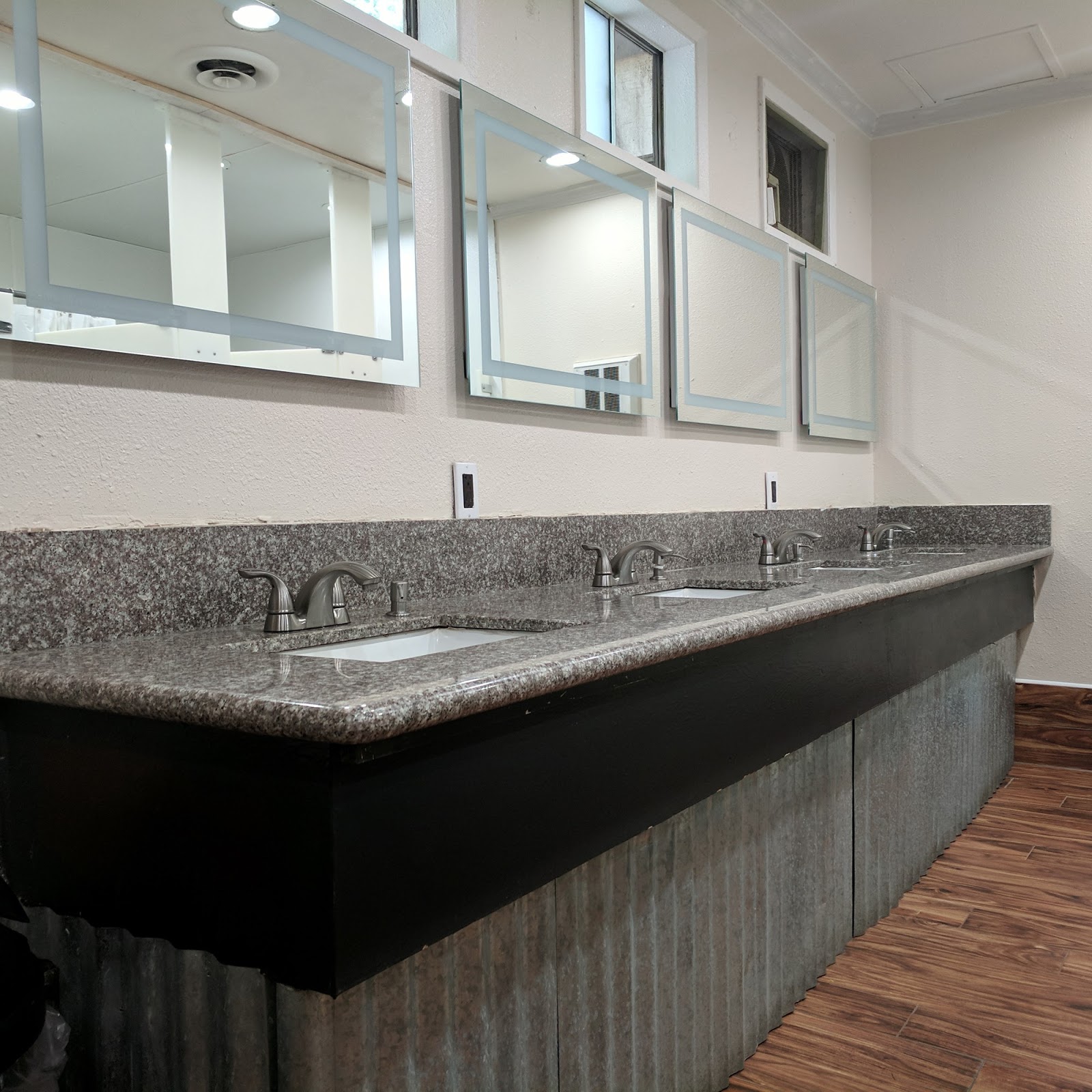 KOA Holiday Cascade Locks