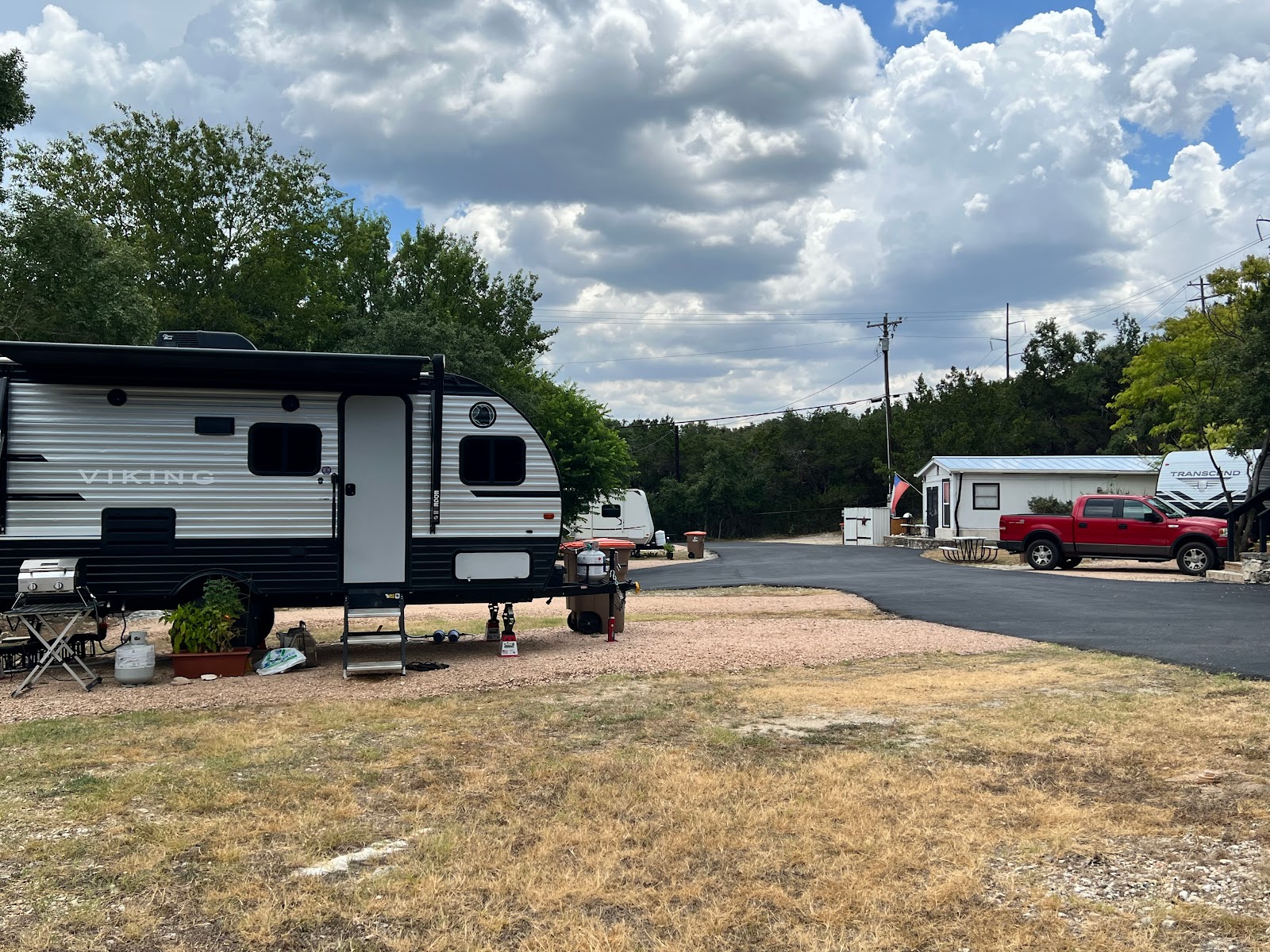 B2 Hideaway RV Park & Cottages