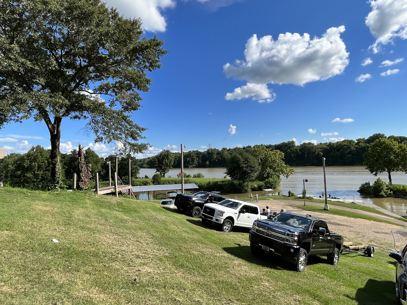 Montgomery Marina RV Resort